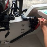 カートップボートに手動ダイアフラム式ビルジポンプを艤装